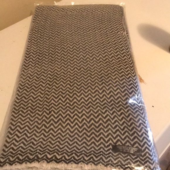 Cashmere wrap/scarf - Picture 4 of 4